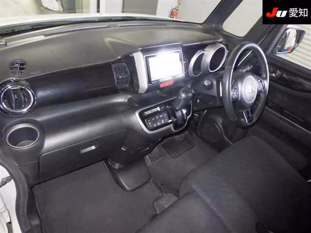 HONDA N-BOX+