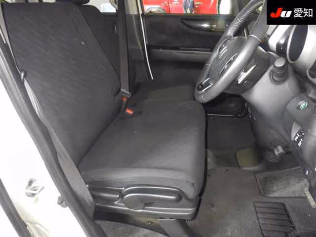 HONDA N-BOX+