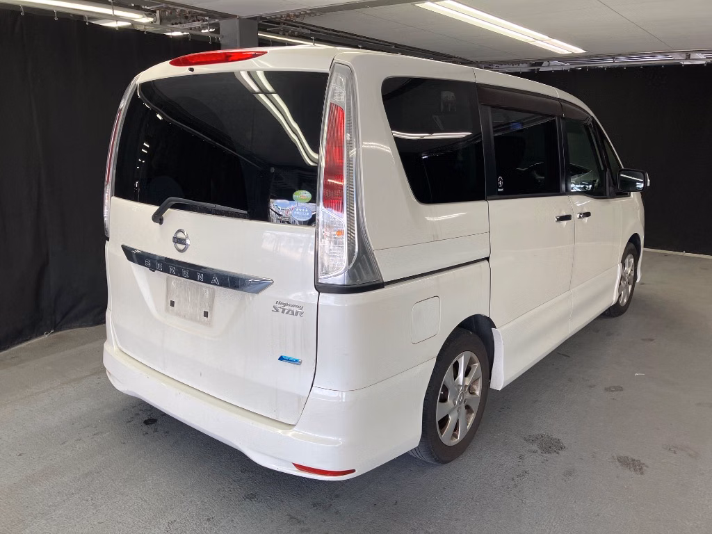 NISSAN SERENA