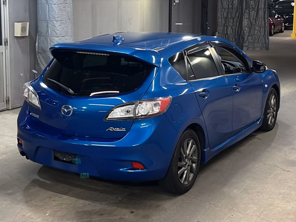 MAZDA AXELA