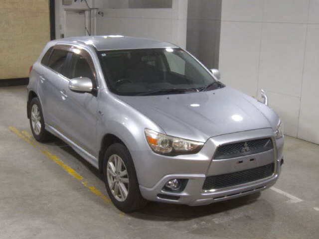 MITSUBISHI RVR