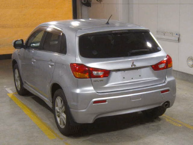 MITSUBISHI RVR