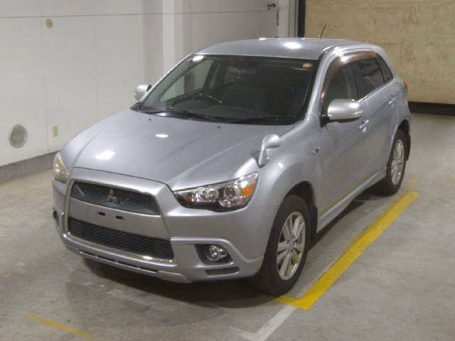 MITSUBISHI RVR