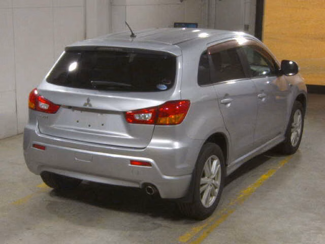 MITSUBISHI RVR