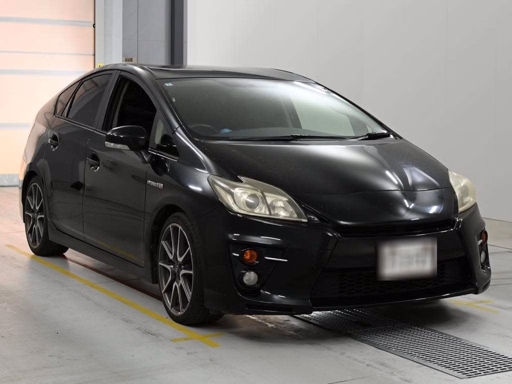 TOYOTA PRIUS