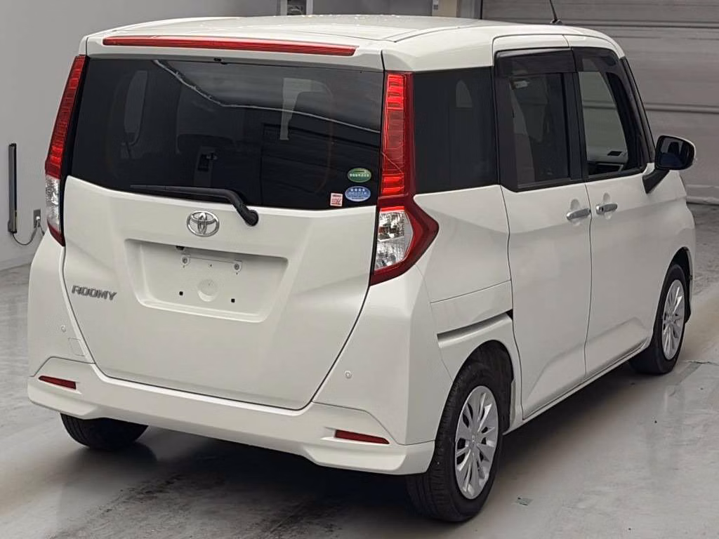 TOYOTA ROOMY