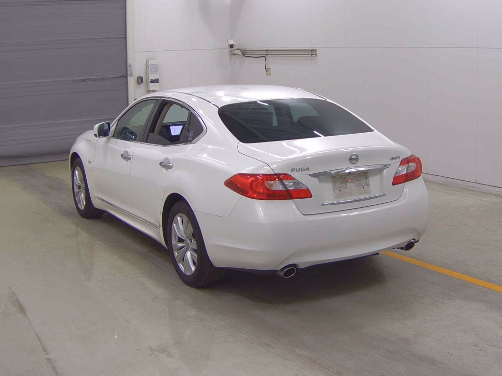 NISSAN FUGA