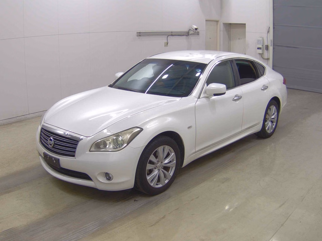 NISSAN FUGA