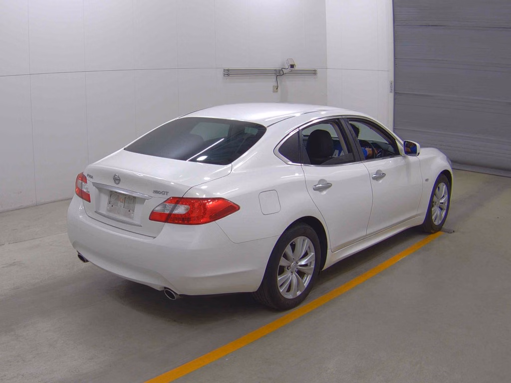 NISSAN FUGA