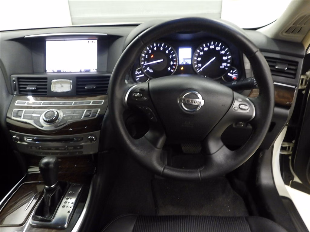 NISSAN FUGA