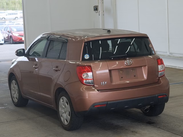 TOYOTA IST