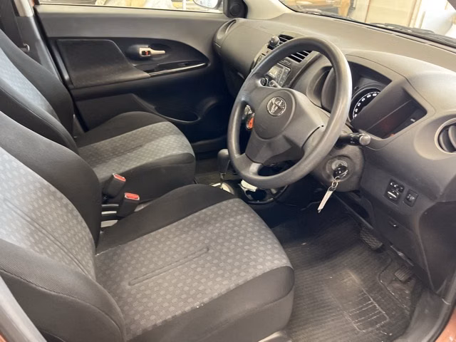 TOYOTA IST