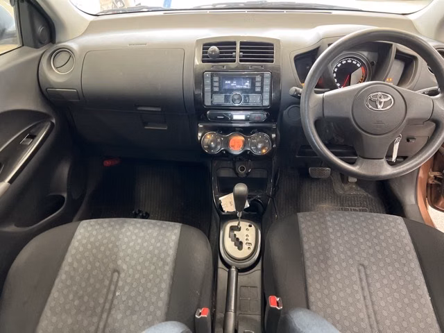 TOYOTA IST