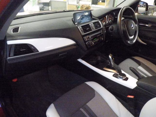 BMW 1-SERIES