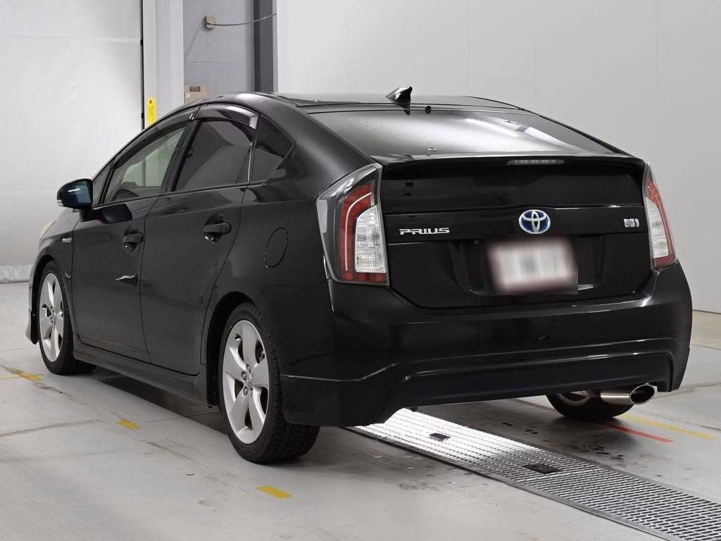 TOYOTA PRIUS