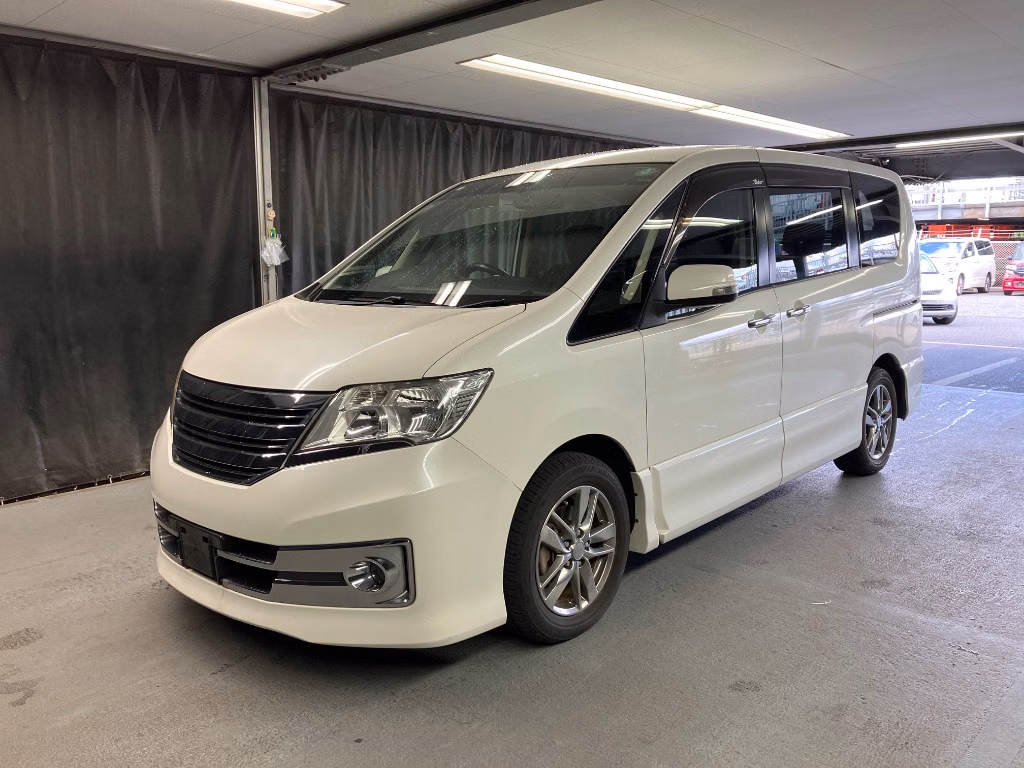 NISSAN SERENA