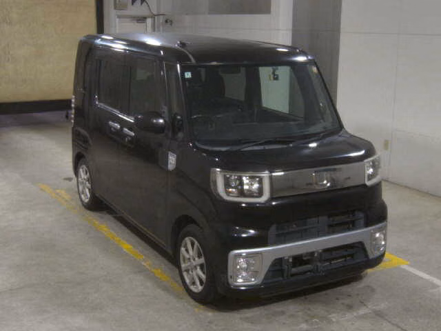 DAIHATSU WAKE
