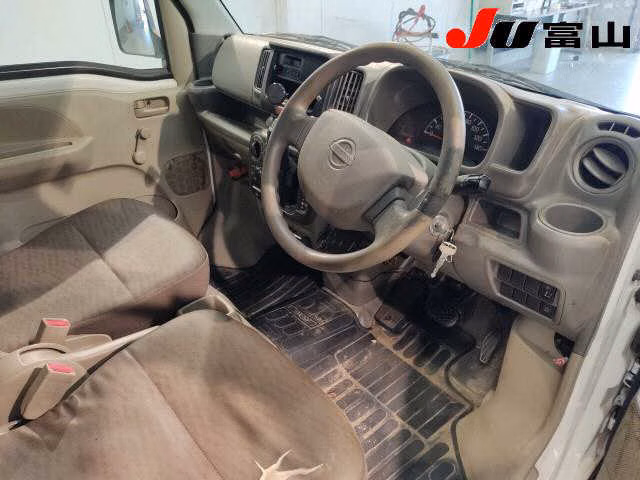NISSAN NV100 CLIPPER