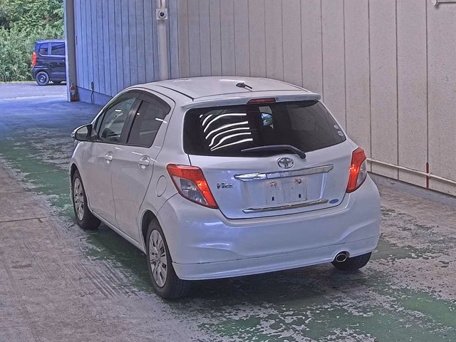 TOYOTA VITZ