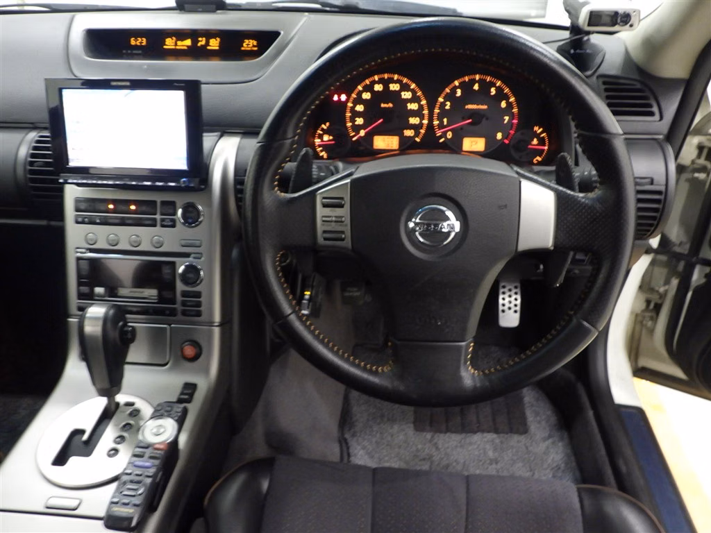 NISSAN SKYLINE