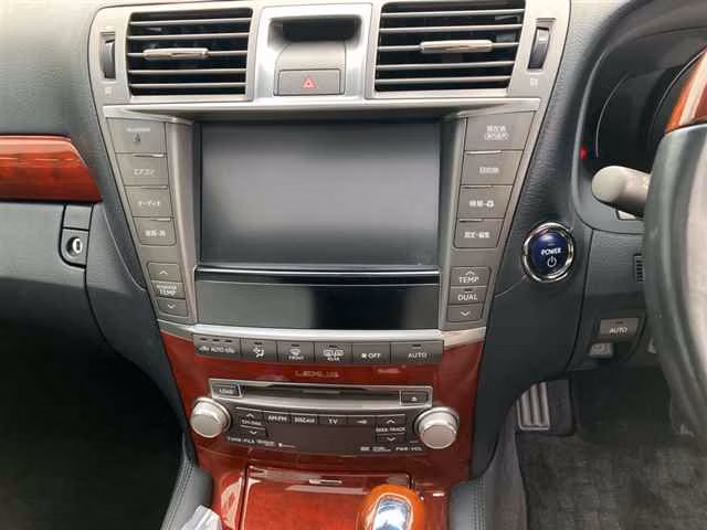 LEXUS LS600H