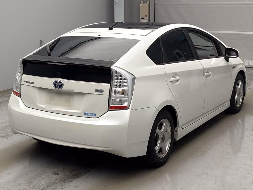 TOYOTA PRIUS