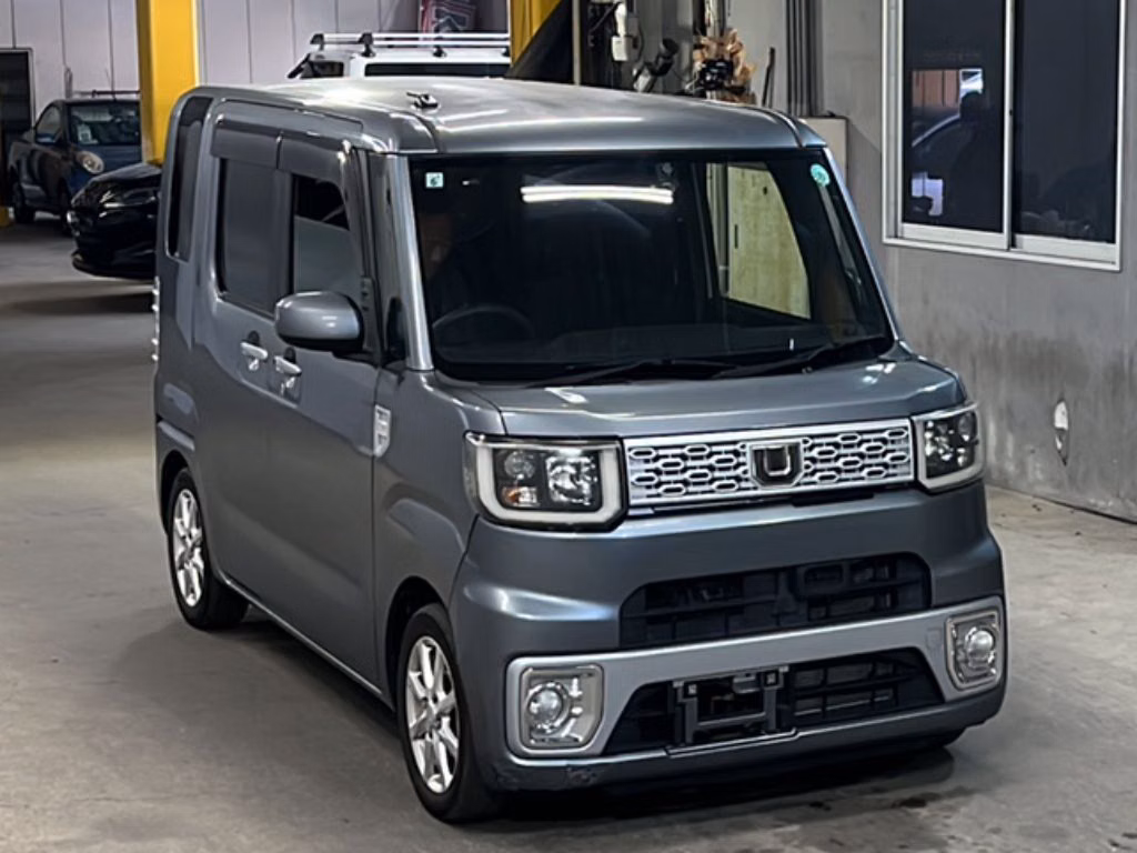 DAIHATSU WAKE