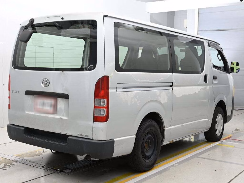 TOYOTA REGIUS ACE