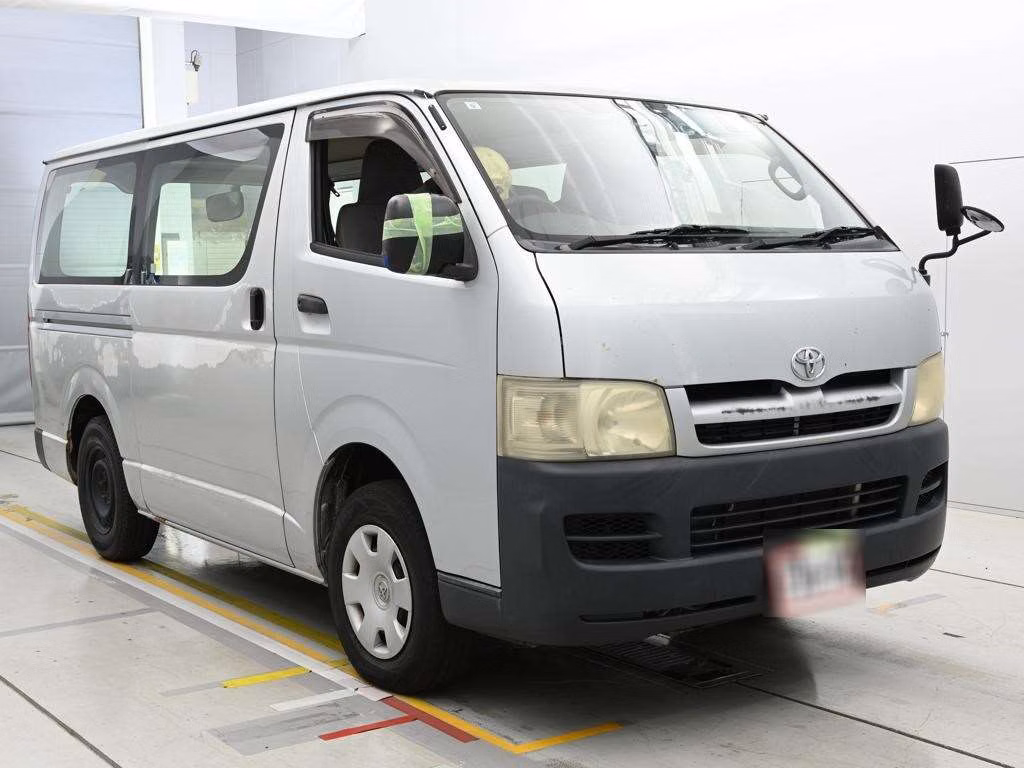 TOYOTA REGIUS ACE