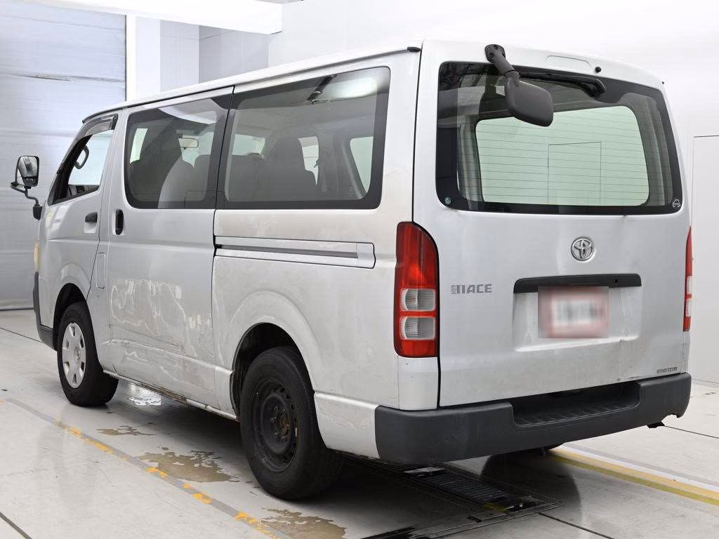 TOYOTA REGIUS ACE