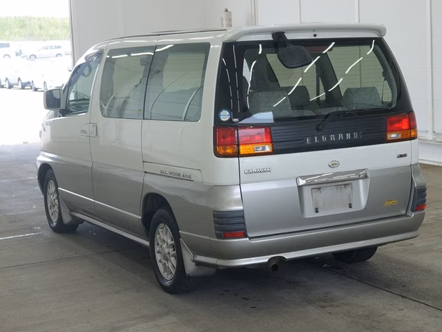 NISSAN ELGRAND