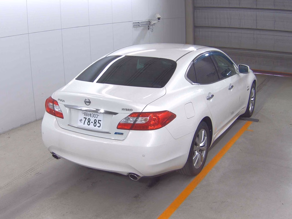 NISSAN FUGA