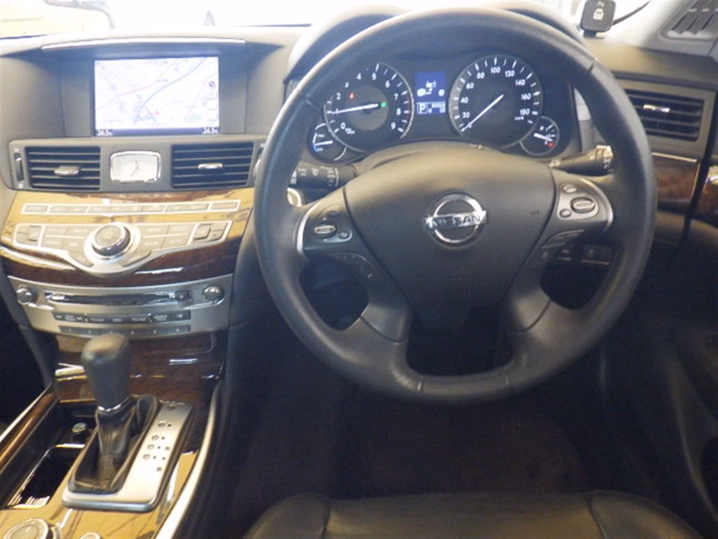 NISSAN FUGA