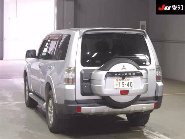 MITSUBISHI PAJERO