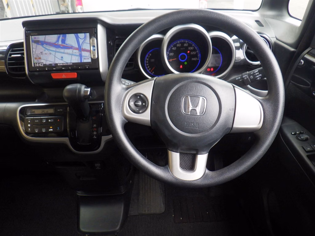 HONDA N-BOX