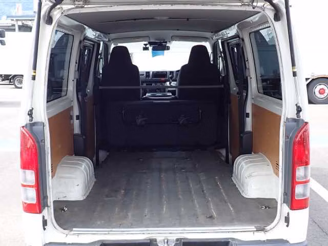 TOYOTA REGIUS ACE