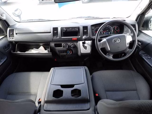 TOYOTA REGIUS ACE