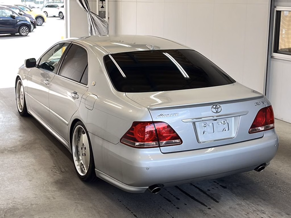 TOYOTA CROWN