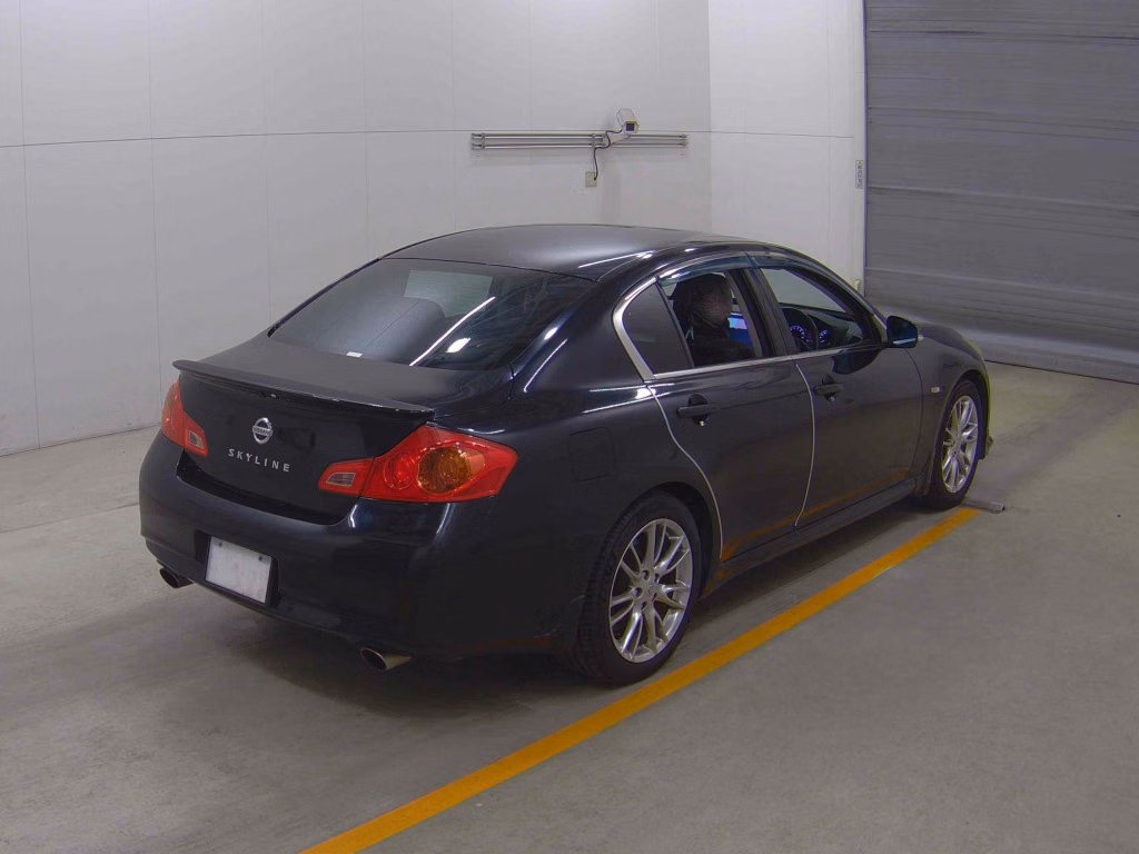 NISSAN SKYLINE
