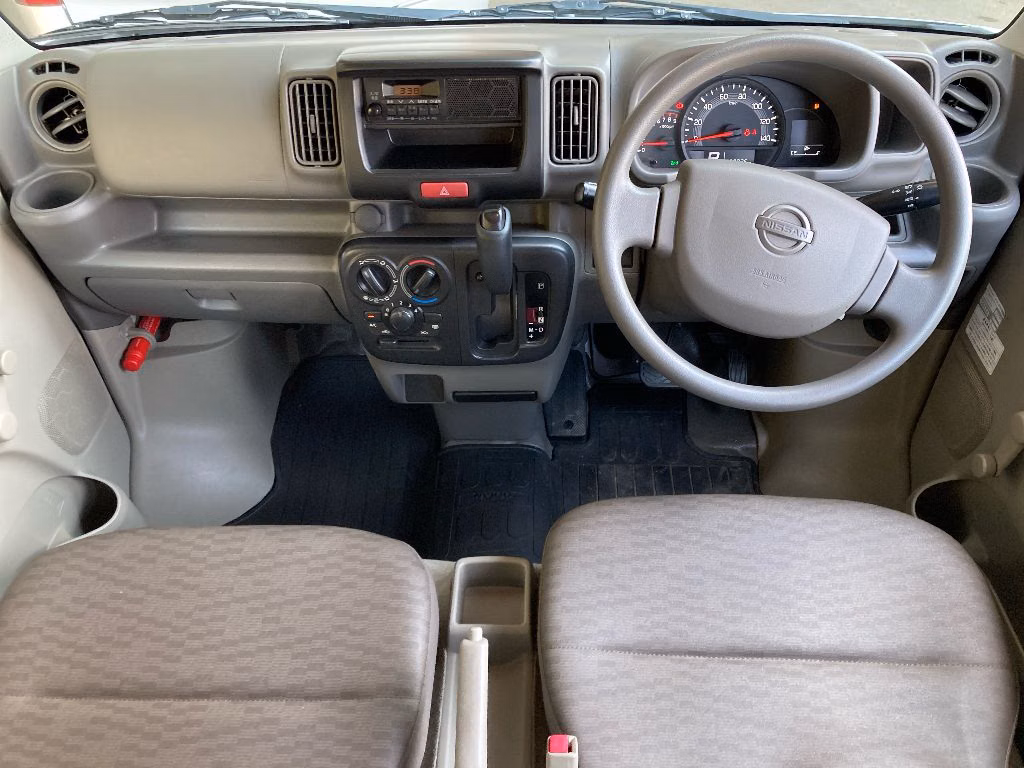 NISSAN NV100 CLIPPER