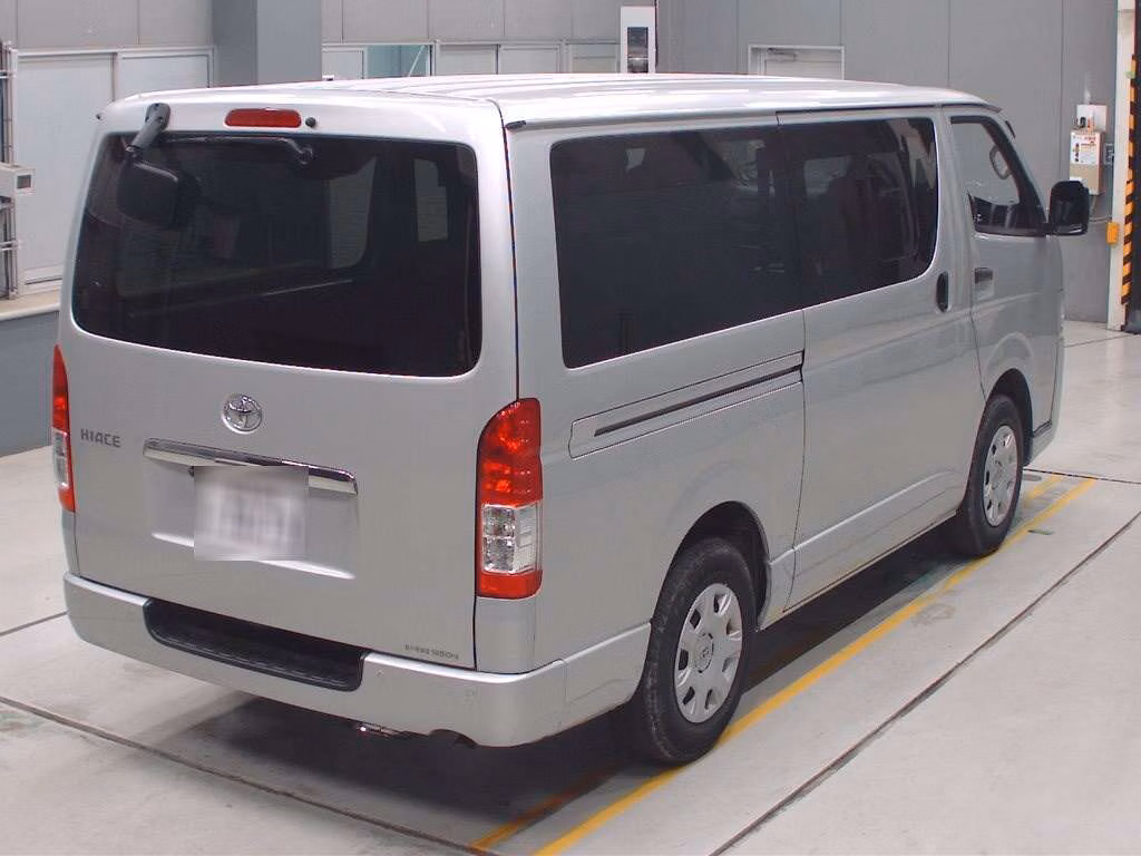 TOYOTA REGIUS ACE