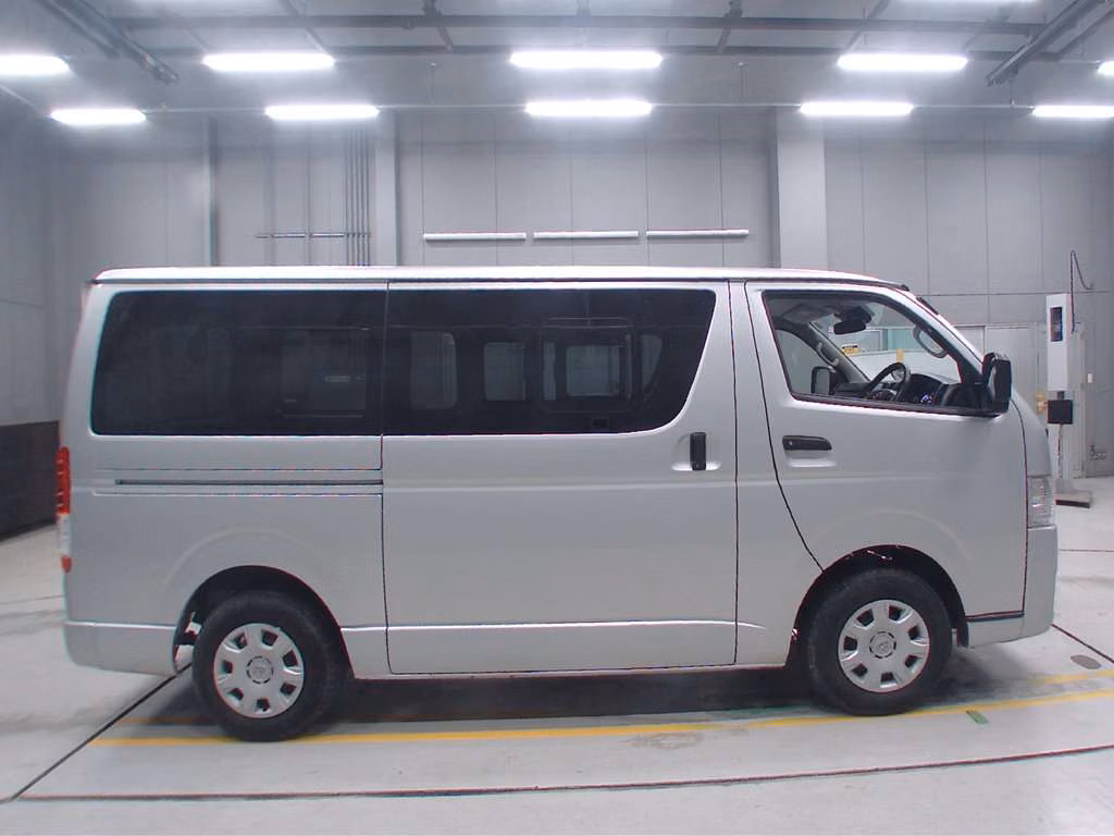 TOYOTA REGIUS ACE