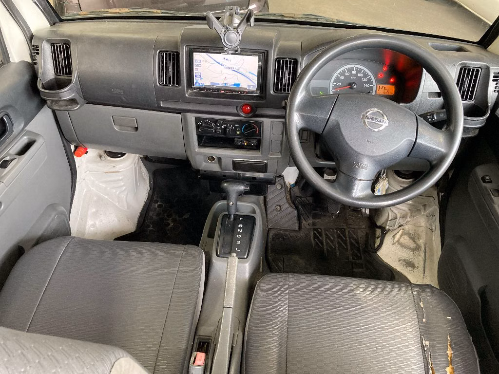 NISSAN NV100 CLIPPER