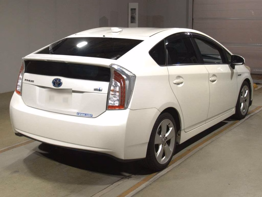 TOYOTA PRIUS