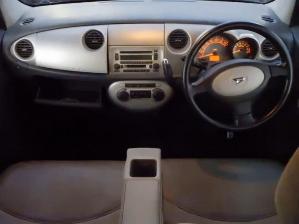 DAIHATSU MOVE LATTE