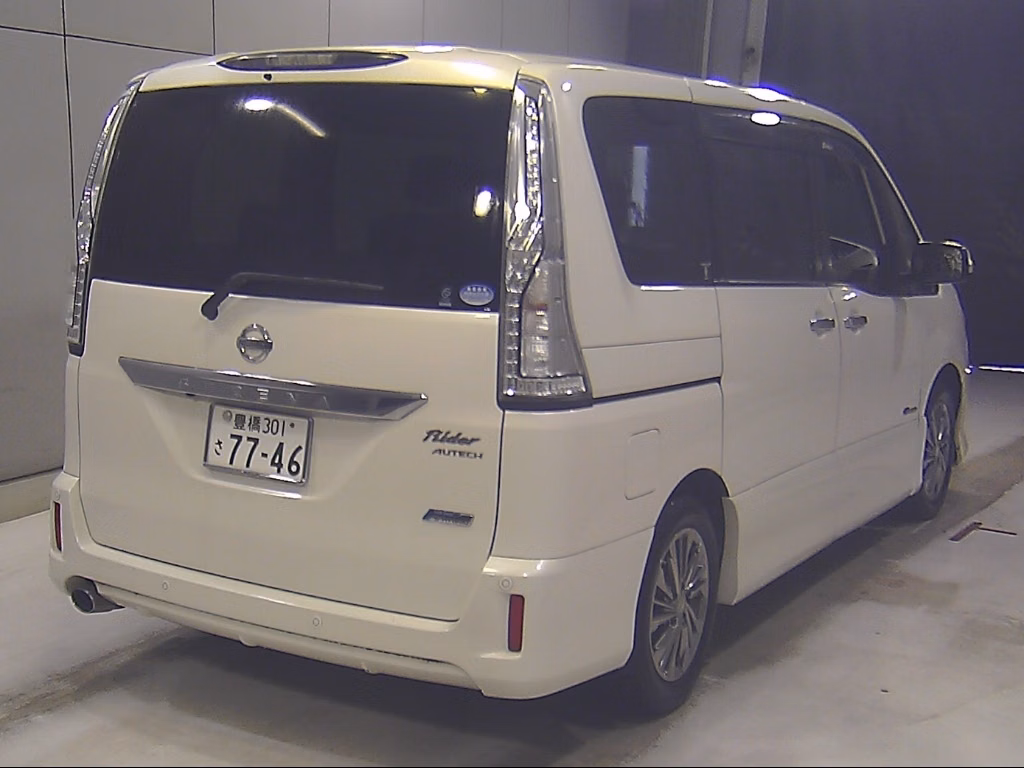 NISSAN SERENA