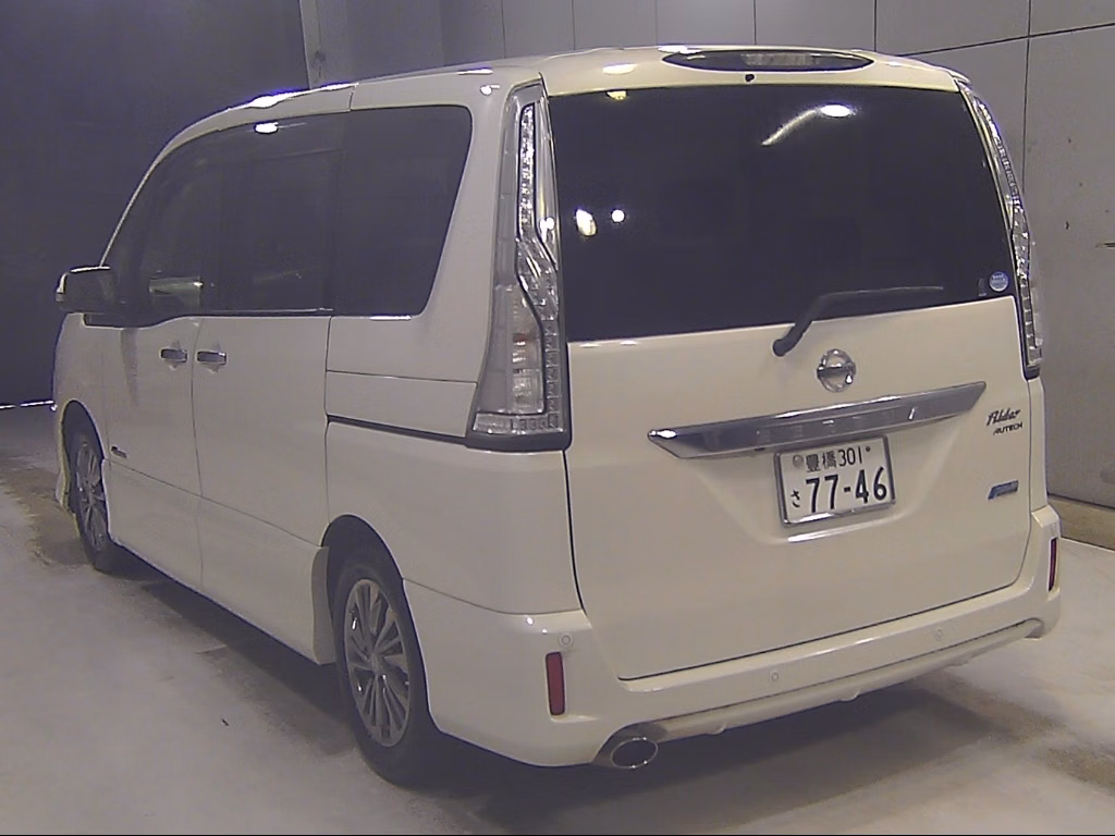 NISSAN SERENA