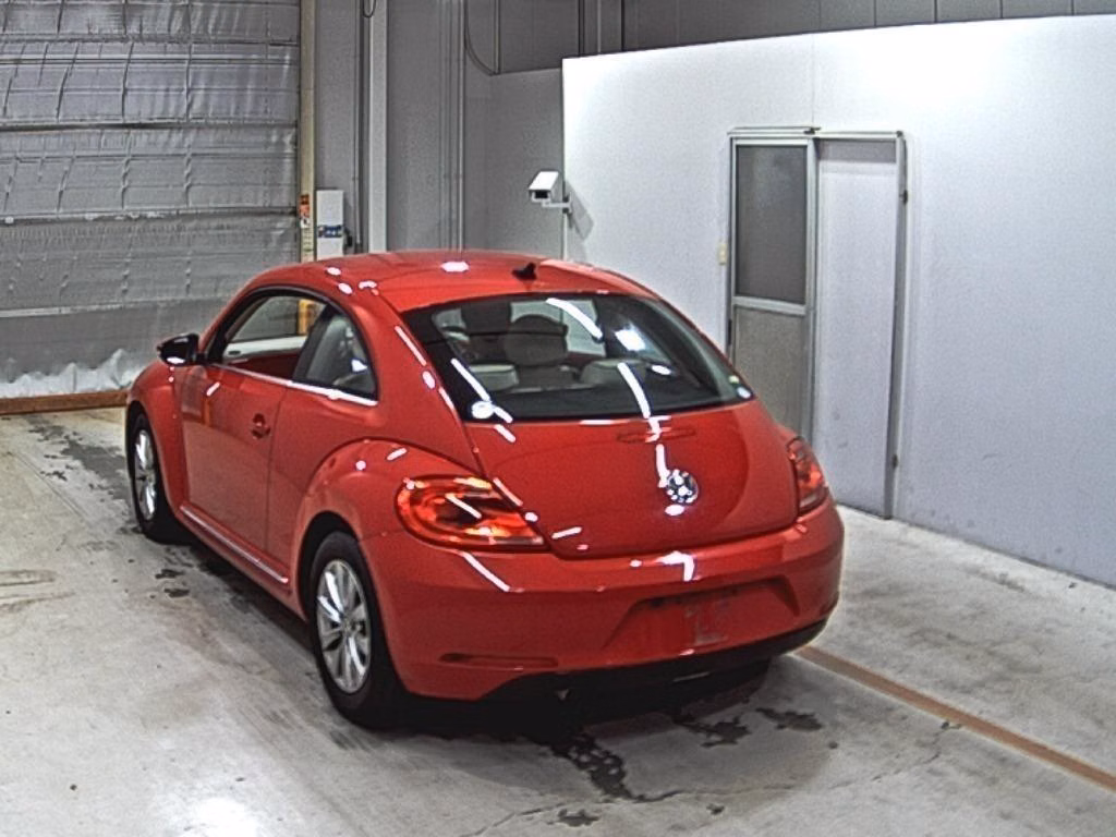 VOLKSWAGEN BEETLE