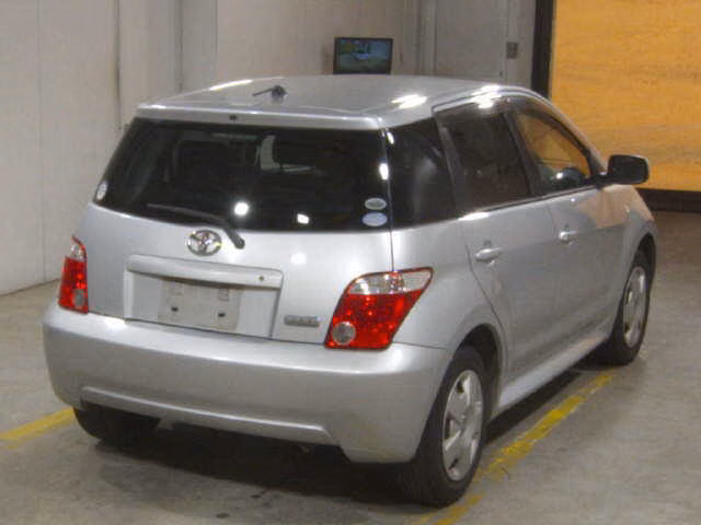 TOYOTA IST