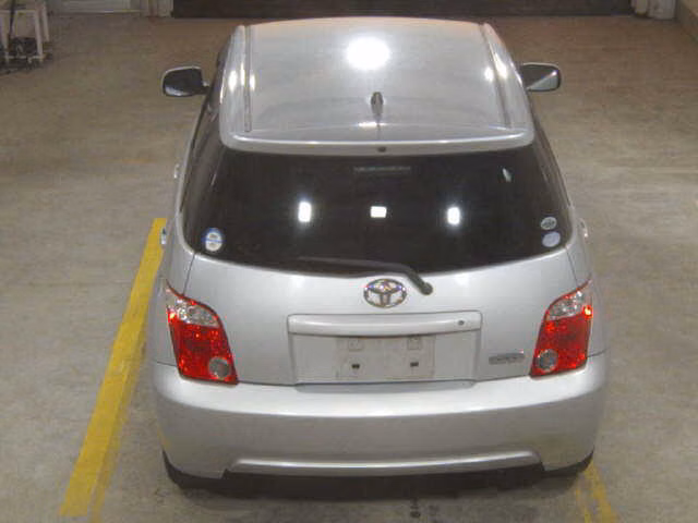 TOYOTA IST